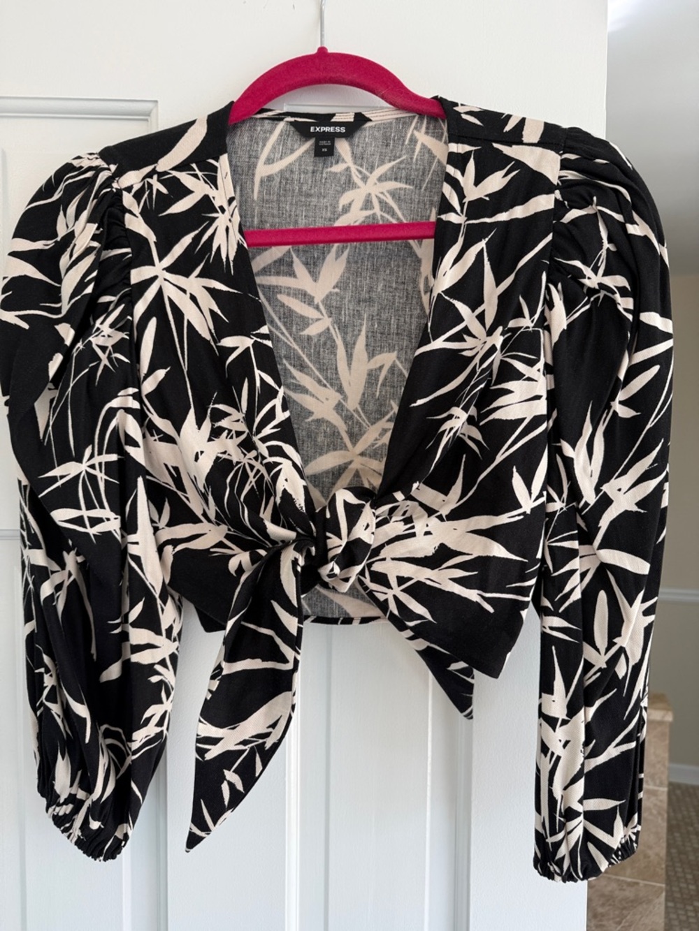 Express Black & Cream Leaf-Print Tie Front Blouse